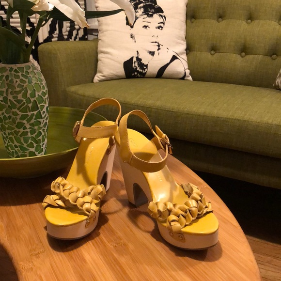 Gap Platform Heels Sandals Yellow Leather Wood Sole Size 9 - Picture 1 of 13